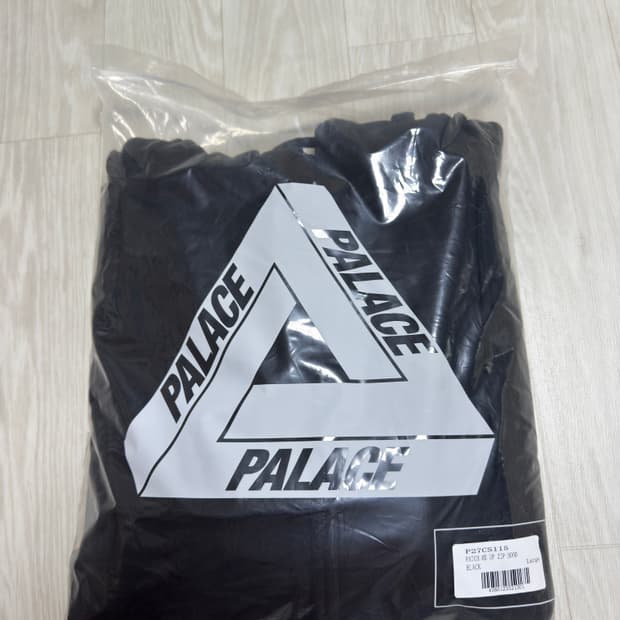 (새상품)PALACE 패치 미 업 집 후드 블랙 L 팝니다