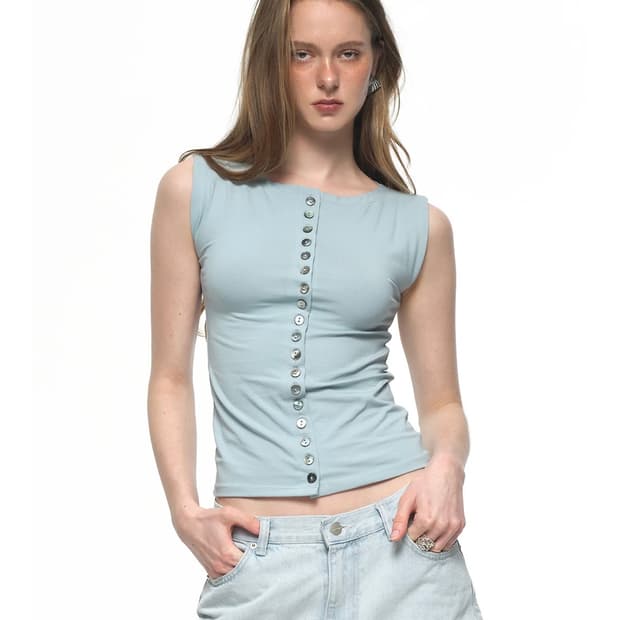 투머치택스 버튼 슬리브리스 탑