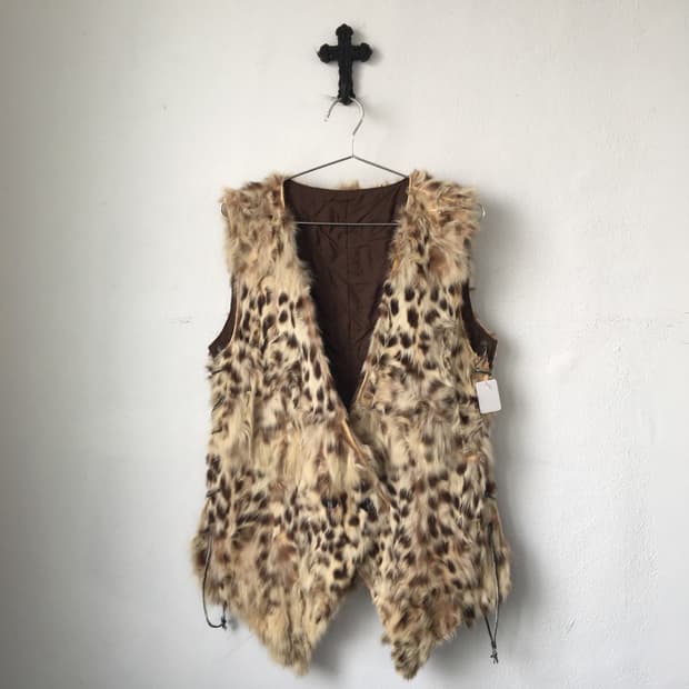 Reversible leopard pattern fur vest