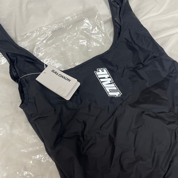 살로몬 카시나 토트백 새상품