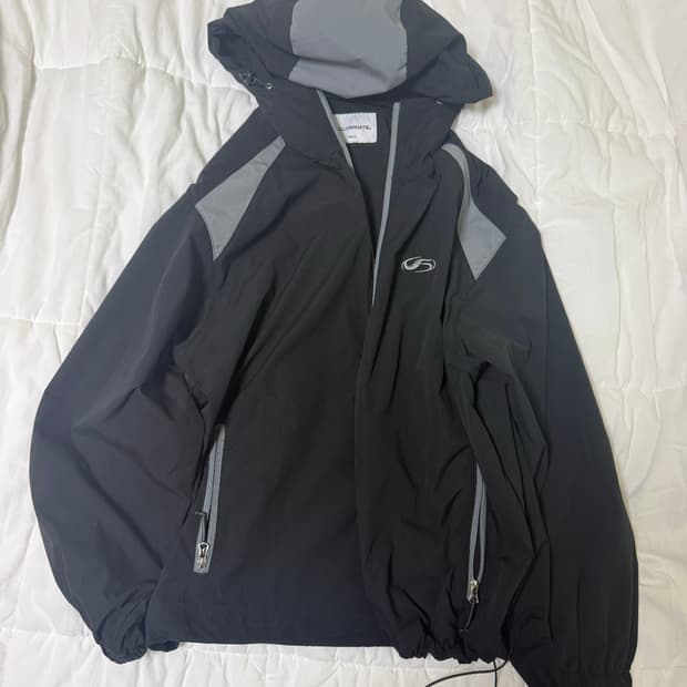 필루미네이트 바람막이