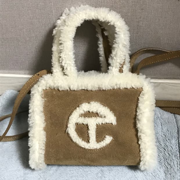 UGG x Telfar 쇼퍼백 정품 (스몰/체스트넛)