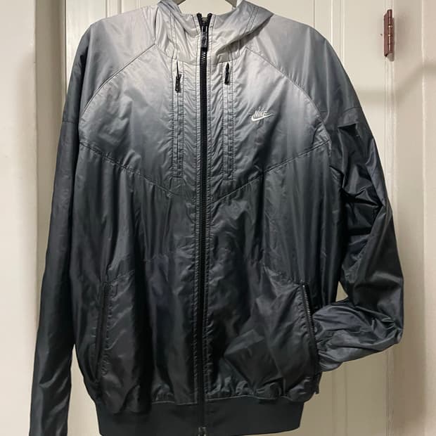 나이키 그라데이션 윈드러너 바람막이