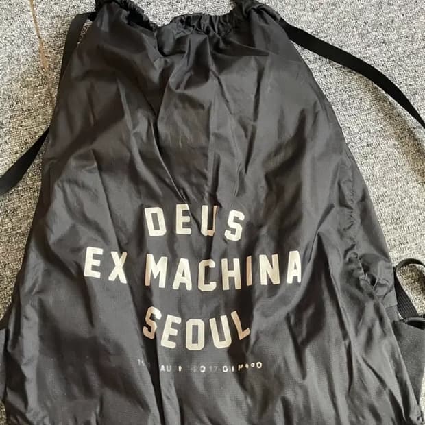 데우스 x 터그 나일론 짐색 가방 팔아요