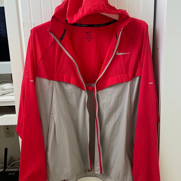 나이키 스트라이드 UV 러닝 바람막이 재킷 (105)