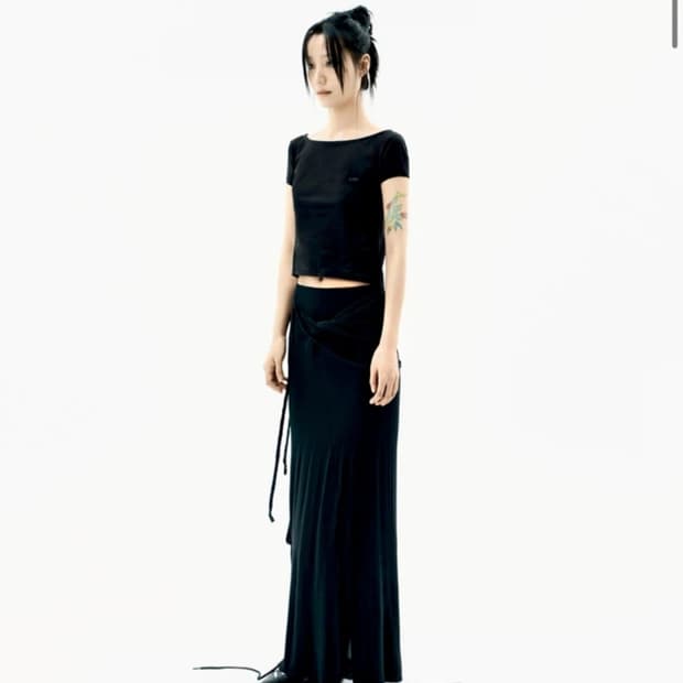 오호스 레이어링 드레이프드 맥시 스커트