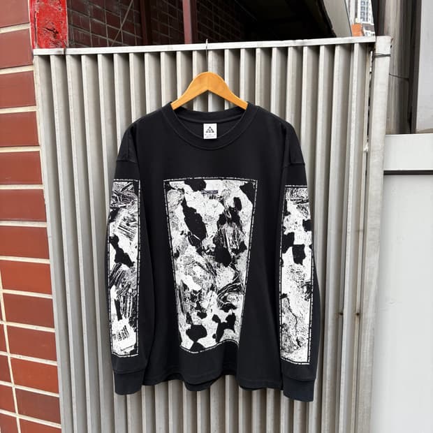 나이키 acg ROCK 롱슬리브