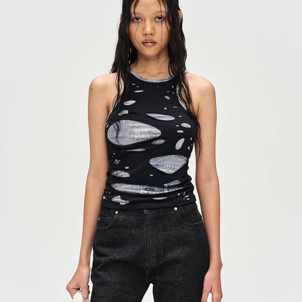 앤더슨벨 taty laser cut out sleeveless top