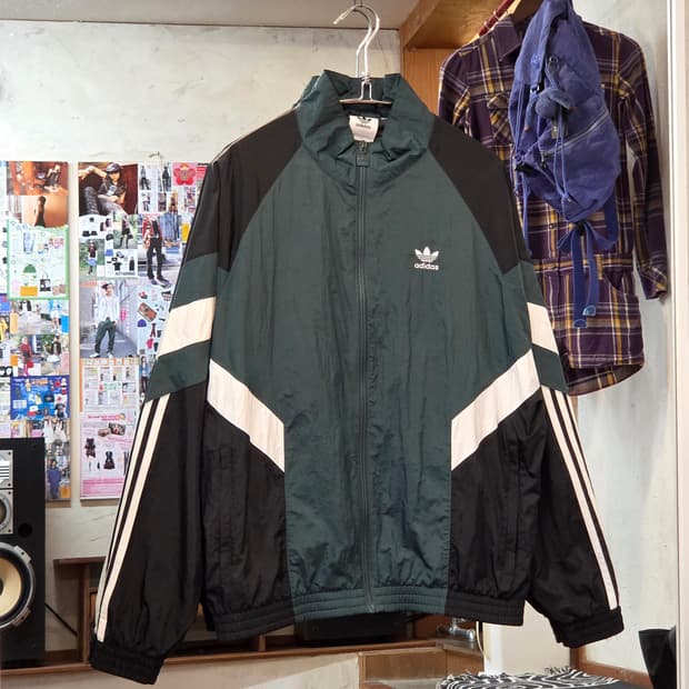 아디다스 그린 배색 바람막이