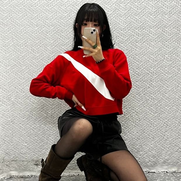 나이키 NSW 올드스쿨 스트릿 펑크 빅스우시 크롭 맨투맨 L C10853