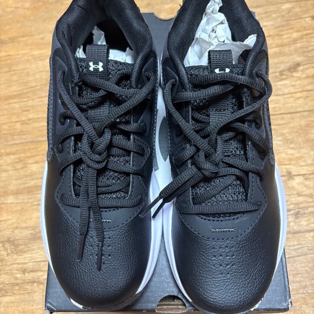 (새상품230)언더아머 GS Lockdown 6 블랙 230