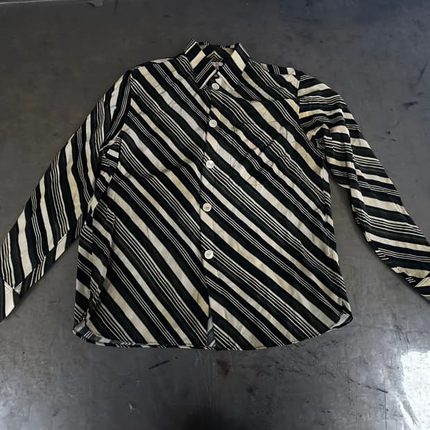 Masu vase pattern shirts