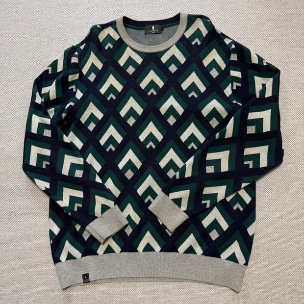 W.ANGLE 패턴 니트 스웨터