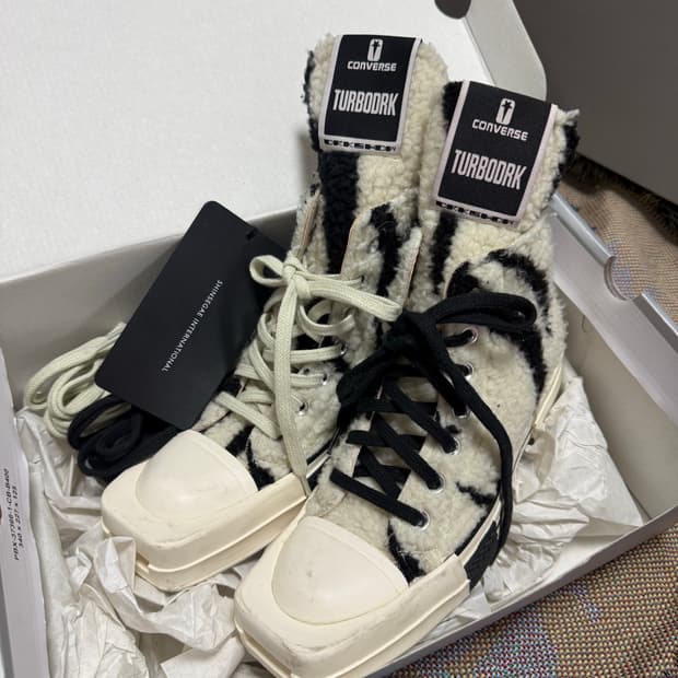 컨버스 x 다크쉐도우 터보다크 척 70 하이 릴리 화이트