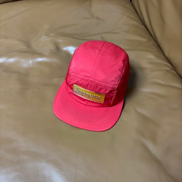 Supreme 슈프림 메탈릭 로고 레드 캠프캡 모자 (Red)
