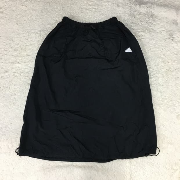아디다스 우븐 스커트 GG30