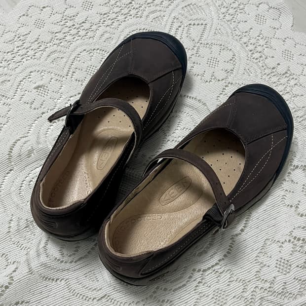 keen 빈티지 메리제인 브라운 240