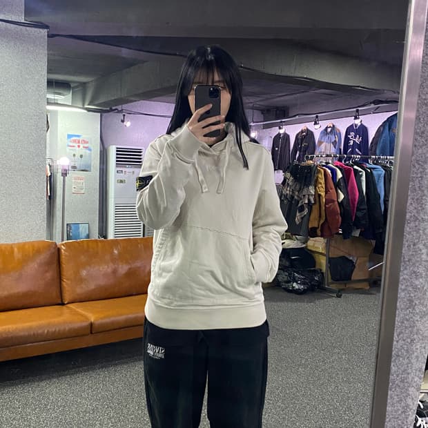 스톤아일랜드 와펜 크림 후드 티 B3204