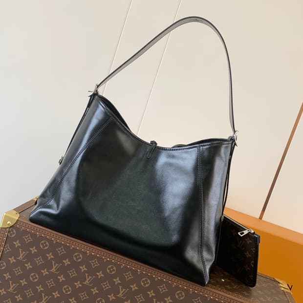 루이비통 M25143 CarryAll Dark
