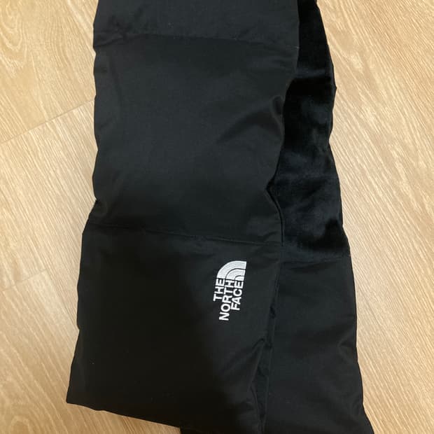 노스페이스 패딩 목도리 