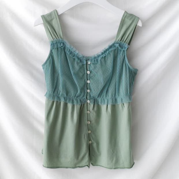 dot lace button sleeveless