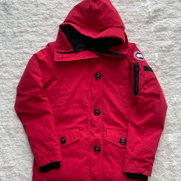 캐나다구스 몬테벨로 다운파카