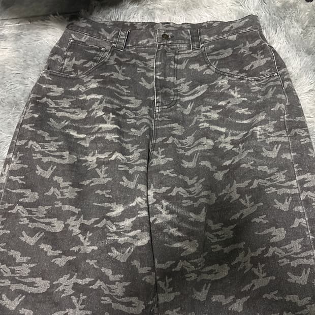 Belvet 버뮤다 카모 바지