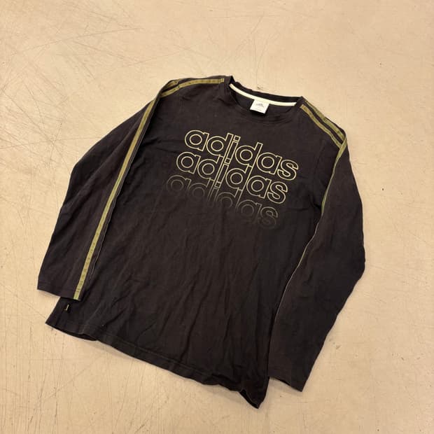 아디다스 페이드 빅로고 롱슬리브