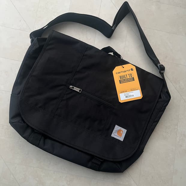 [새상품] 칼하트 로고 립스탑 메신저백 블랙