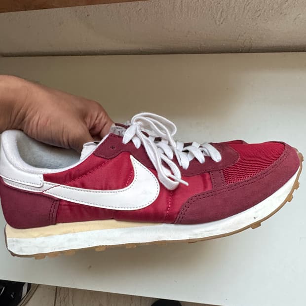 나이키 챌린저 OG 짐레드 스니커즈