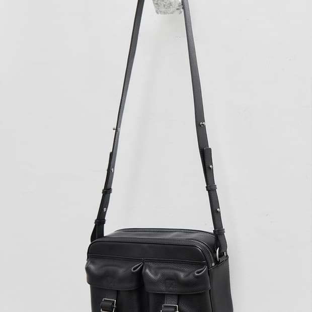 유스 / 25FW 레더 카메라 백 / OS