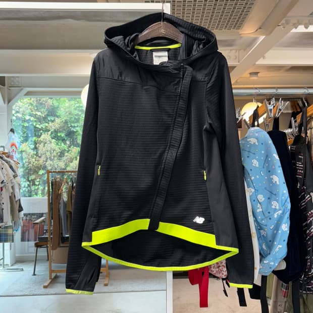 뉴발란스 사선 집업자켓