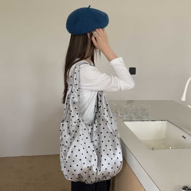 그레이 도트 숄더백 🤍