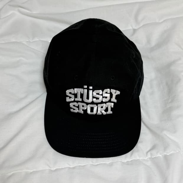 SYUSSY MID-DEPTH SPORT SNAPBACK BLACK k