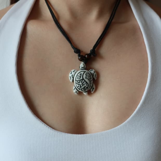 carved turtle pendant necklace