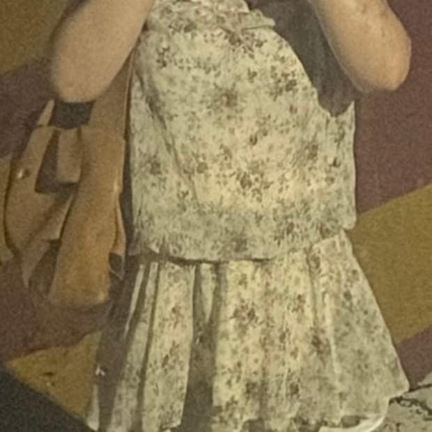 레스트로즈 원피스 꽃무늬 드레스 빈티지 로맨틱 백예린 히메갸루 에겐녀
