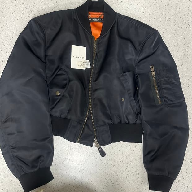 [ S ] 발렌시아가 크롭 봄버 블랙 [택 포함]