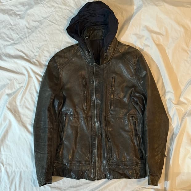 솔리드옴므 13 f/w 하이넥 히든 후드 레더 자켓 xl 판매합니다