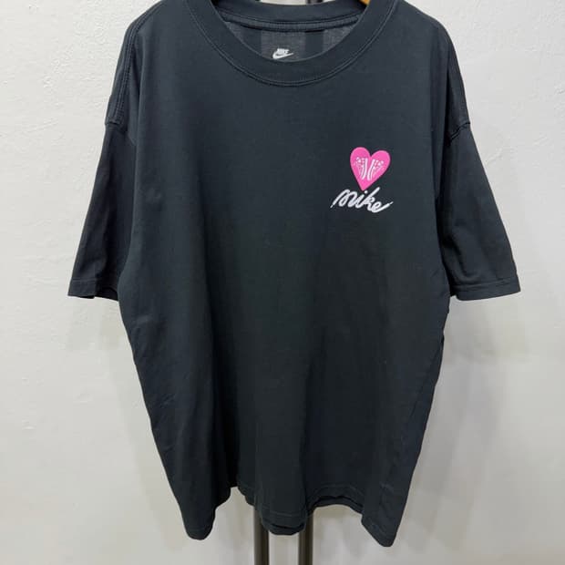 정품) 나이키 남성 반팔티 블랙 하트 로고 M