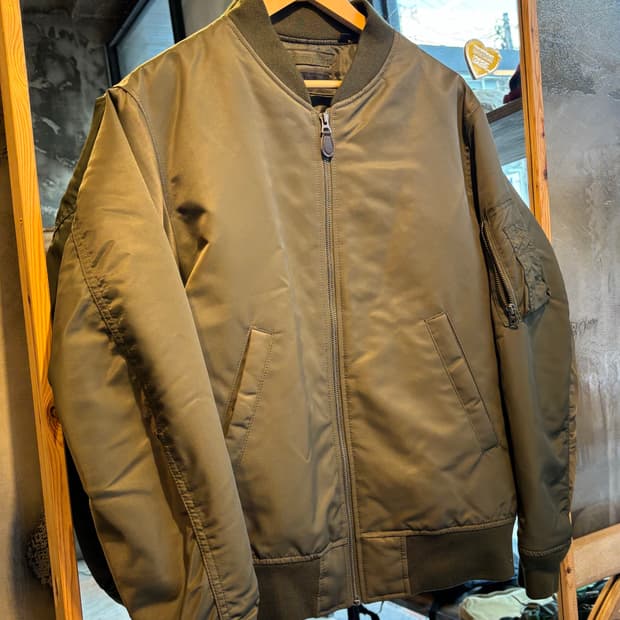 유니클로 카키 봄버 자켓 L 
