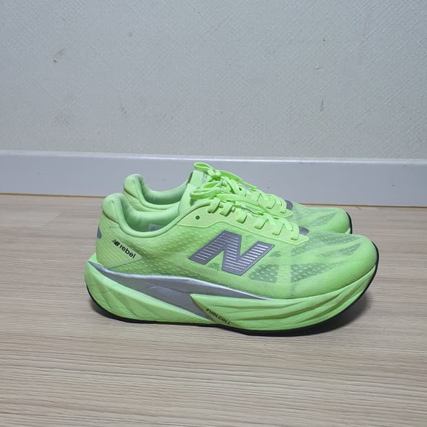 뉴발란스 퓨어셀 레벨 v5 러닝화 260