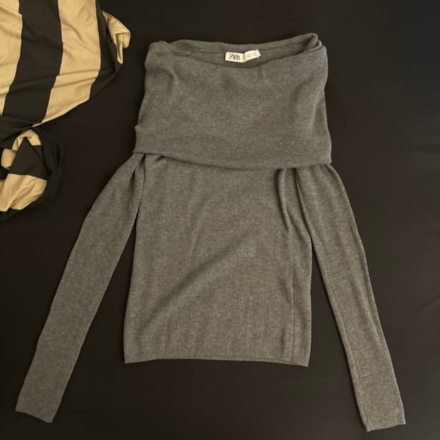 [Zara] 오프숄더 니트 탑 - 그레이