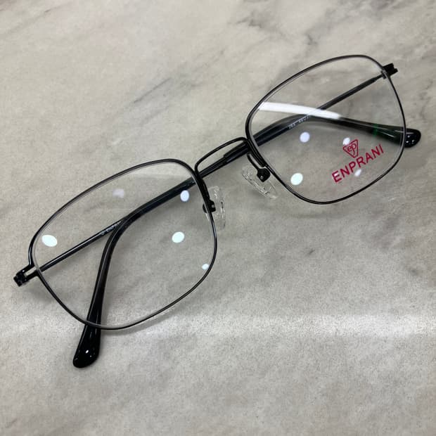 엔프라니 ENPRANI 블랙 스퀘어 역산각 메탈테 안경