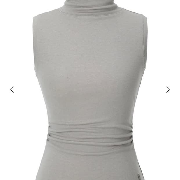 이네기 드레이프 터틀넥 탑