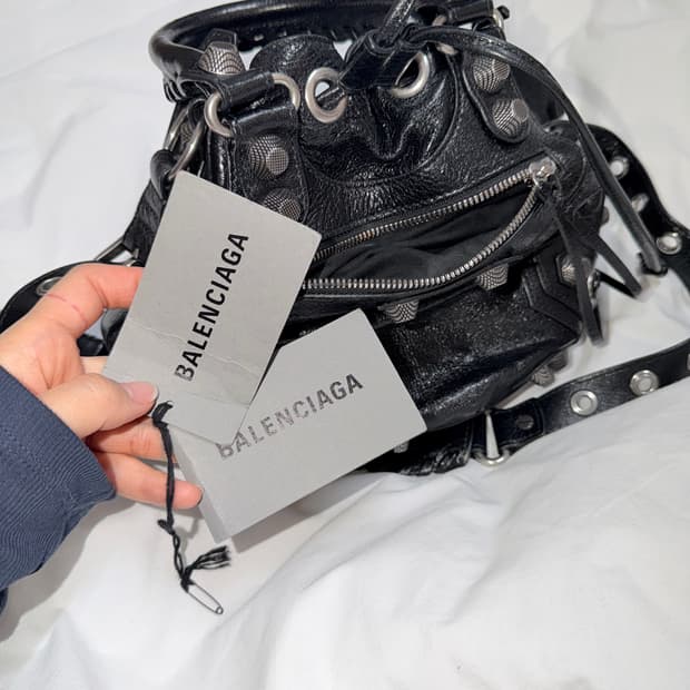 발렌시아가 르카골 버킷백(탑핸들o) 블랙 S