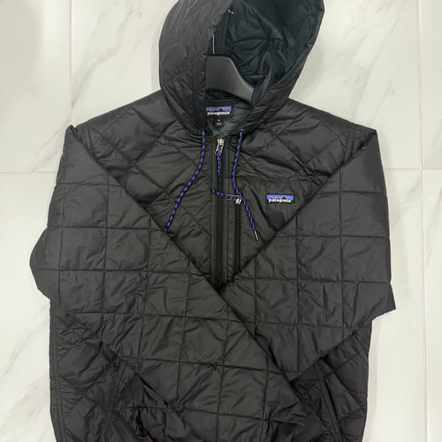 파타고니아 퀄티드 봄버 후드 M