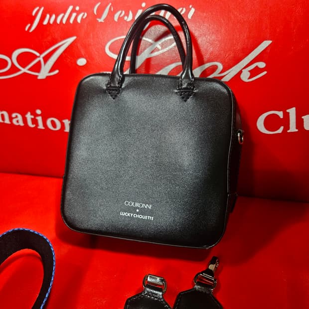 쿠론 x 럭키슈에뜨 미니 크로스백 + 토트백 Free