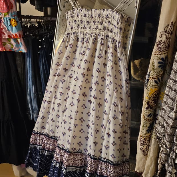 얼쓰 뮤직 보라 잔꽃 끈원피스