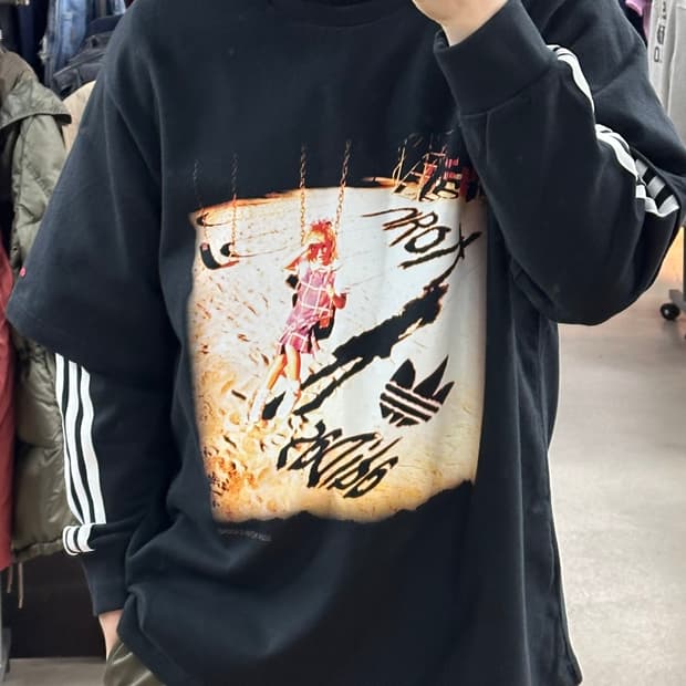 🔥 Adidas x Korn 콜라보 레이어드 롱슬리브 티셔츠 (블랙) 