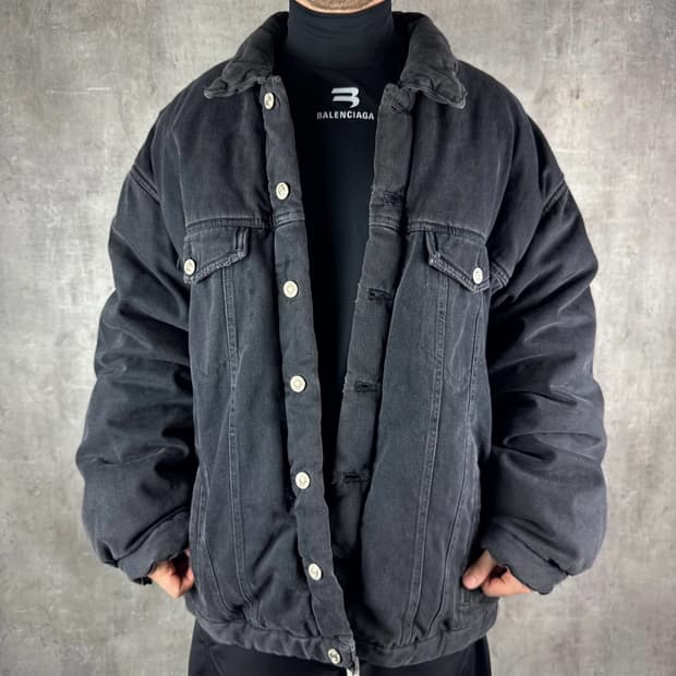 카니예와 샤이가 입은 발렌시아가 패딩 데님자켓 흑청